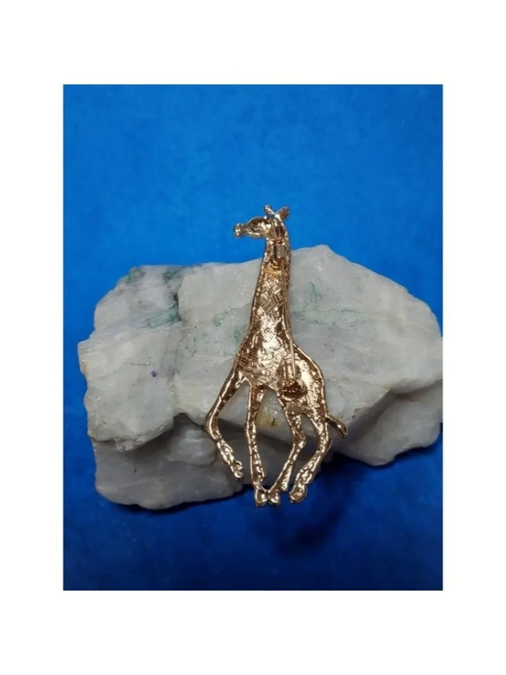 Gold-tone Giraffe Brooch/ Pendant with Amber Rhinestones